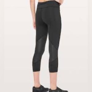 Lululemon pace rival crop with Luxtreme fabric